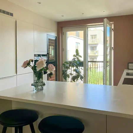 Spacious Flat With Balcony In Carlsberg Apartment