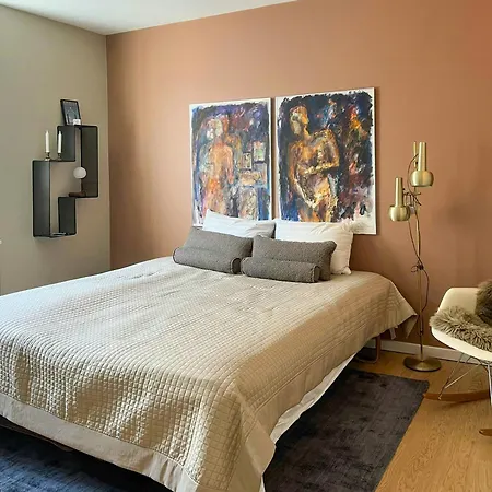 Apartment Spacious Flat With Balcony In Carlsberg