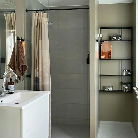 Apartment Spacious Flat With Balcony In Carlsberg *